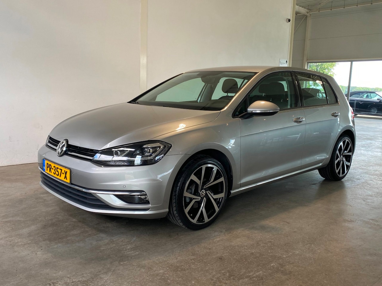 Volkswagen Golf - 1.0 TSI Highline Virtual NL-auto - AutoWereld.nl