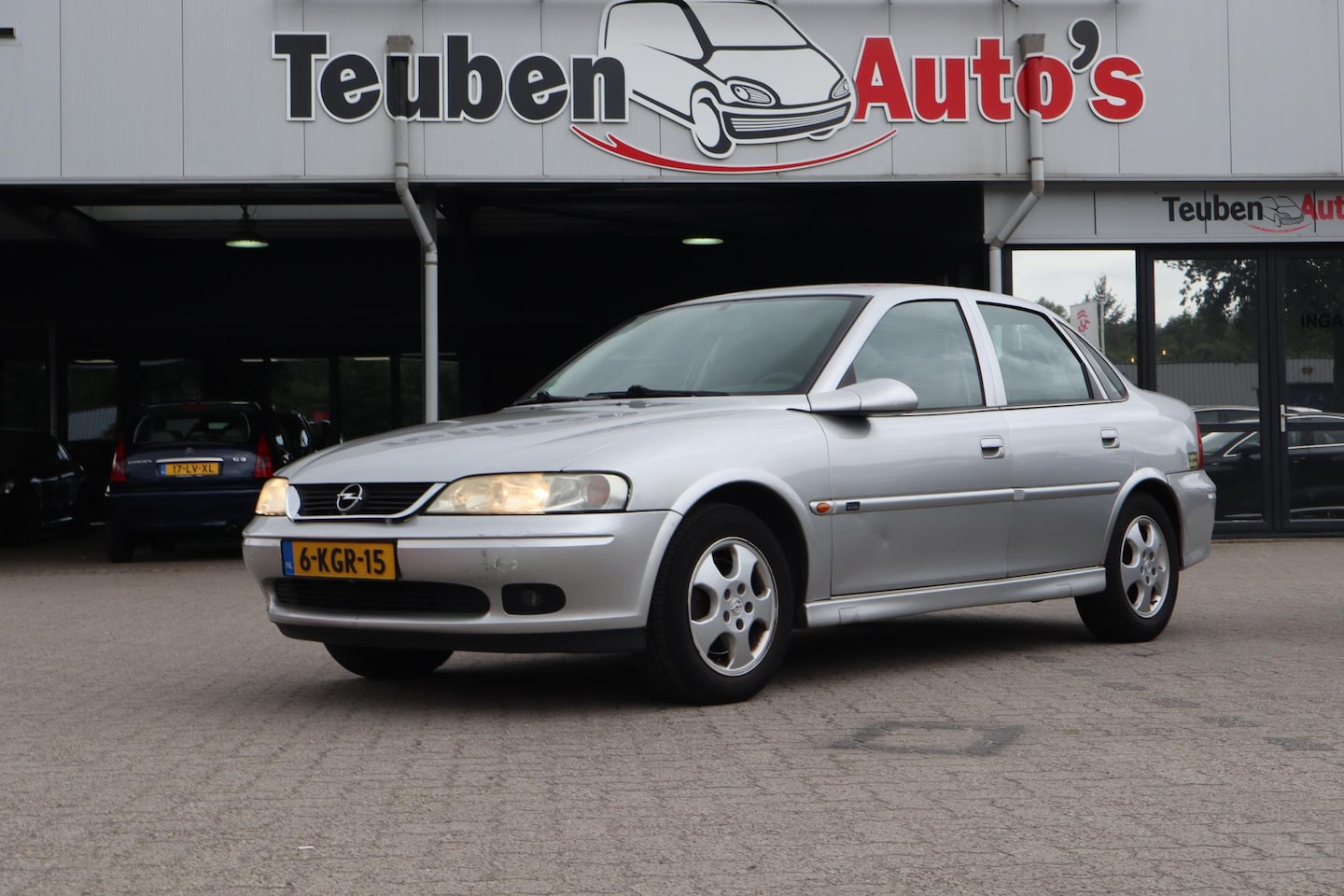 Opel Vectra - 1.8-16V Business Edition | Climate control | Trekhaak | Zie foto's - AutoWereld.nl