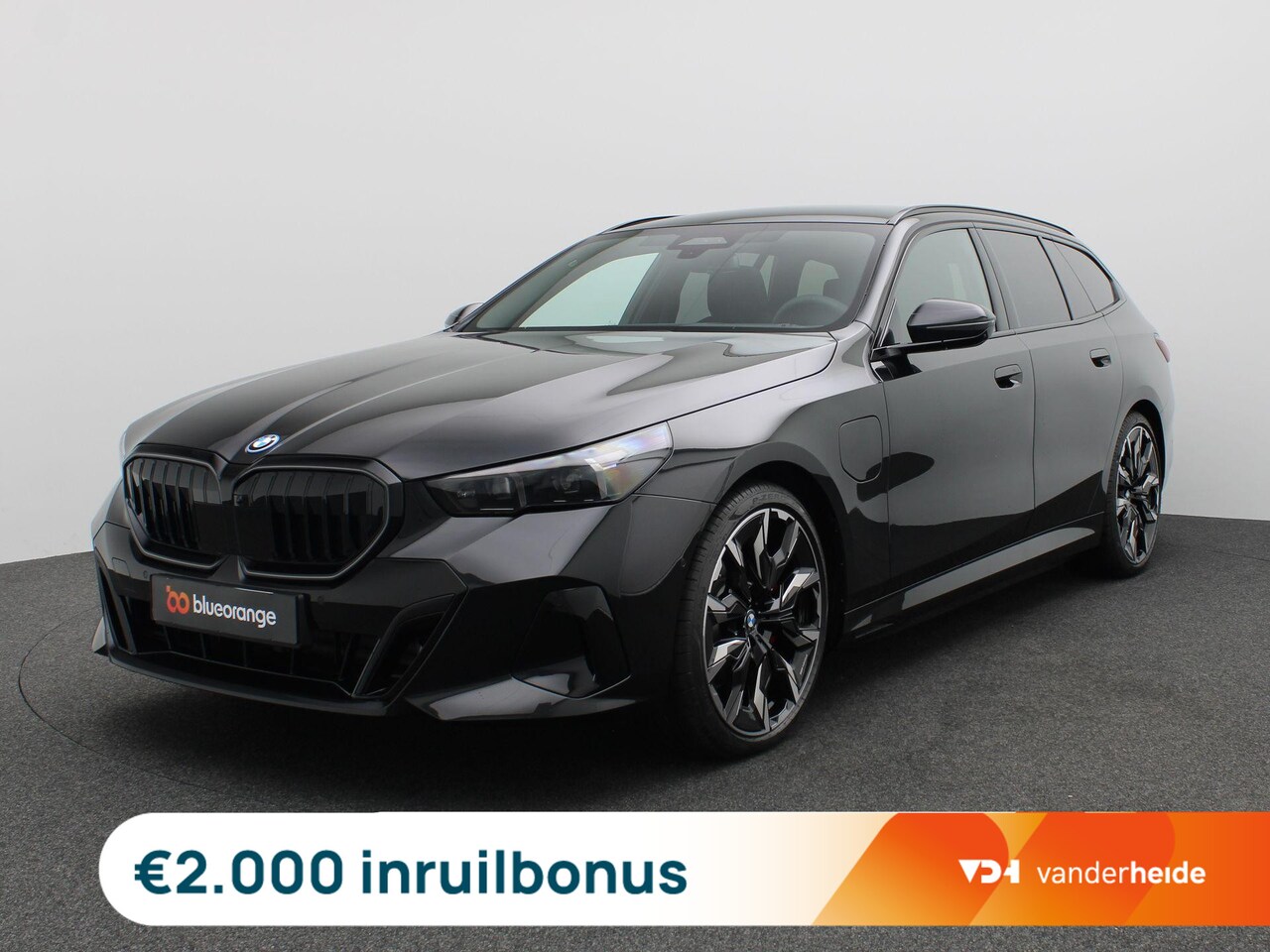 BMW 5-serie Touring - 530e xDrive 299PK Aut. M-Sport Pro, Panoramadak, Head-Up Display, Stoelverwarming & ventil - AutoWereld.nl