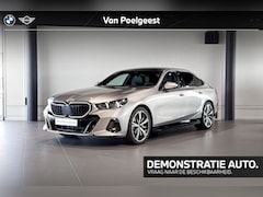 BMW 5-serie - Sedan 520i | M Sport Pro | Glazen Panoramadak | Harman Kardon | Comfort Access | Trekhaak