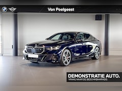 BMW i5 - Sedan eDrive40 M Sport Edition 84 kWh | M Sport Pro | Glazen Panoramadak | Harman Kardon |