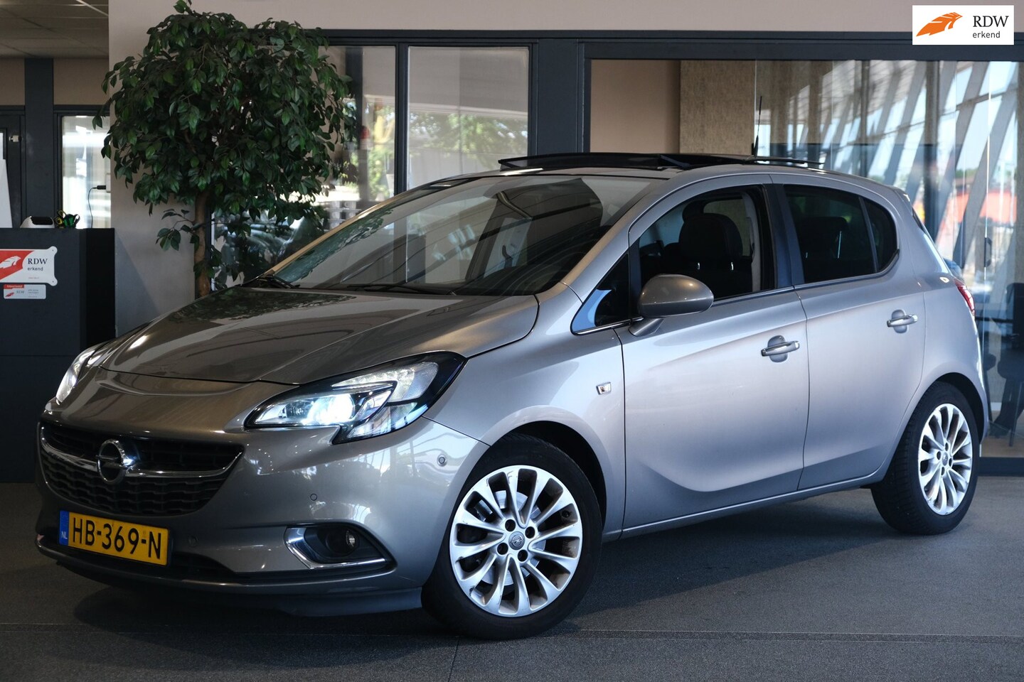 Opel Corsa - 1.0 Turbo Cosmo Camera Pano PDC Airco - AutoWereld.nl