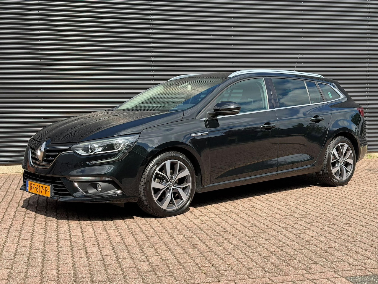 Renault Mégane Estate - 1.2 TCe Bose / Trekhaak / Massage/ Automaat / NAP / Org.NL / Apple Carplay & Android Auto - AutoWereld.nl