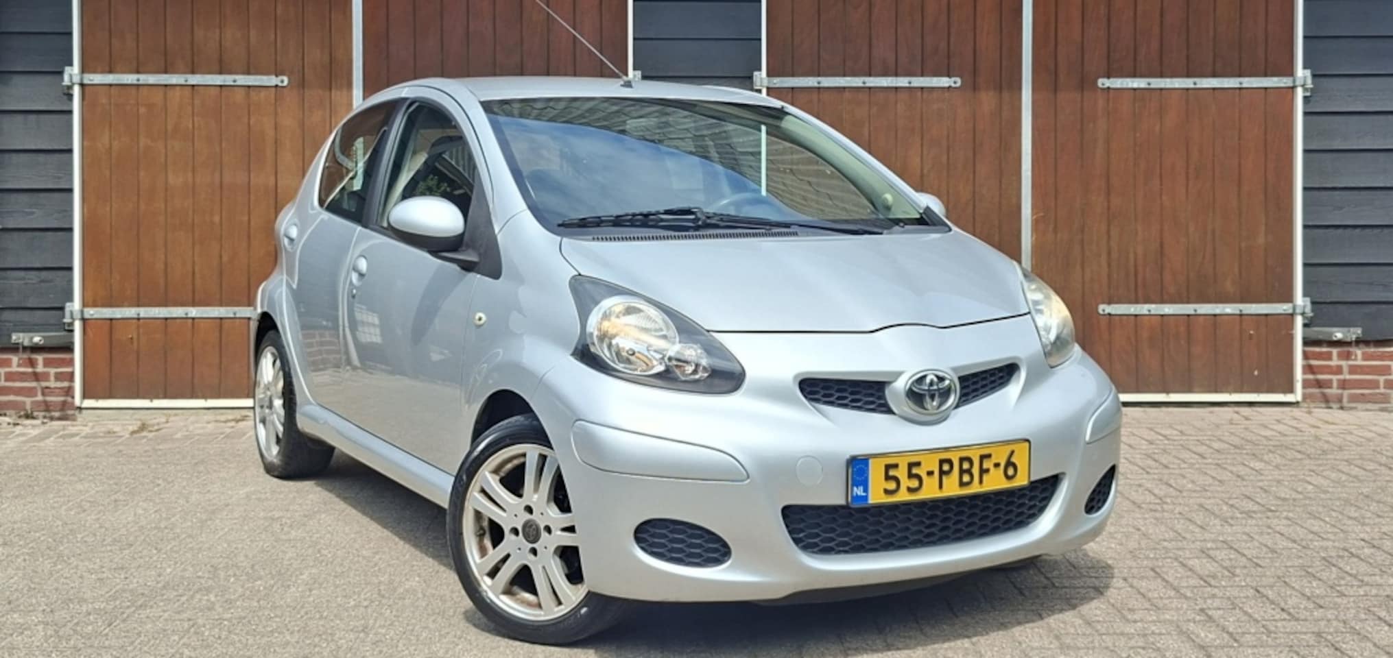 Toyota Aygo - 1.0-12V Comfort Nav | Airco | 5 deurs | Lichtmetaal | NAP | Elek - AutoWereld.nl