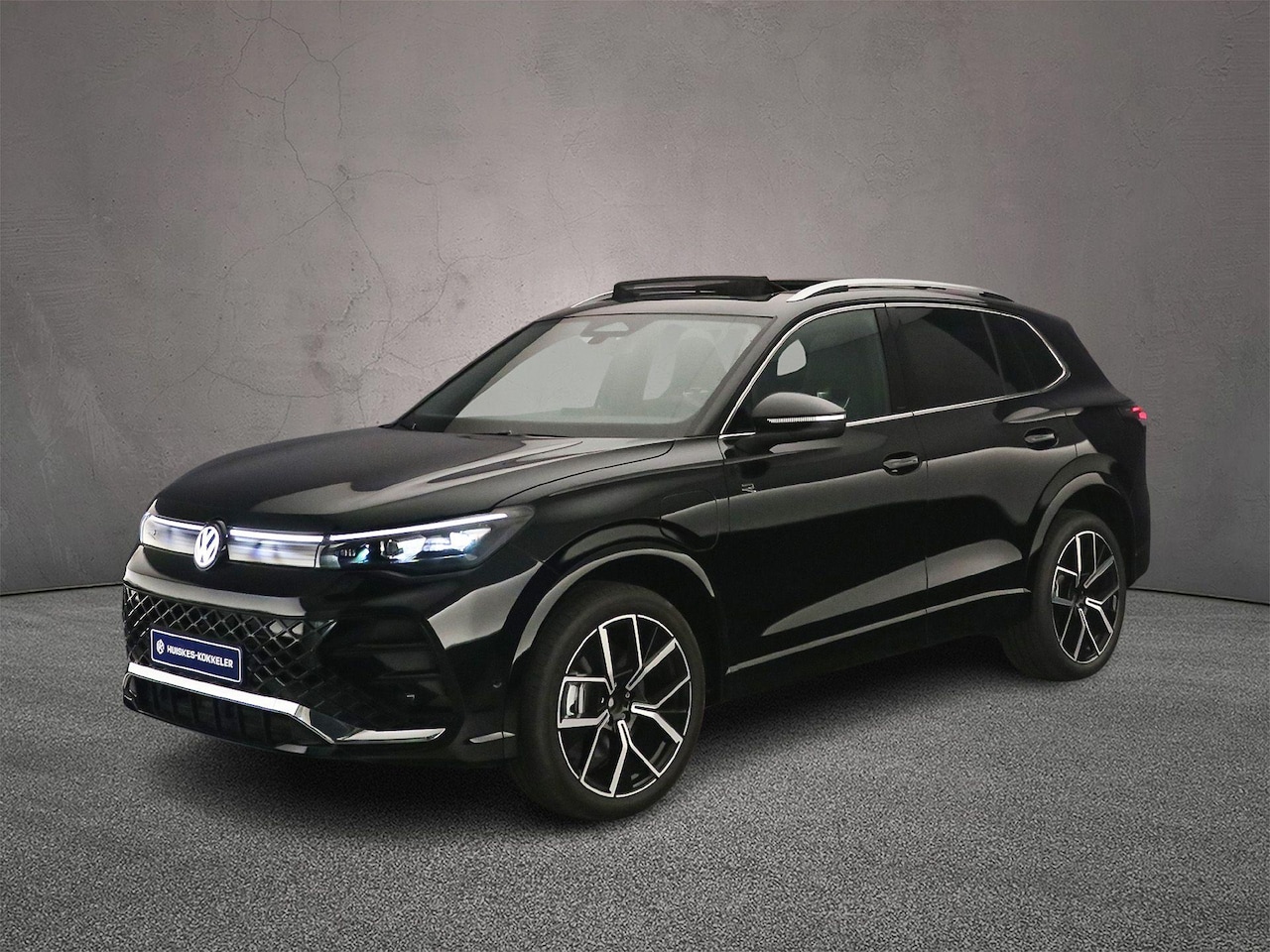 Volkswagen Tiguan - R-Line Edition 1.5 TSI eHybrid 272pk DSG Automaat Trekhaak, Panoramadak, Adaptive cruise c - AutoWereld.nl