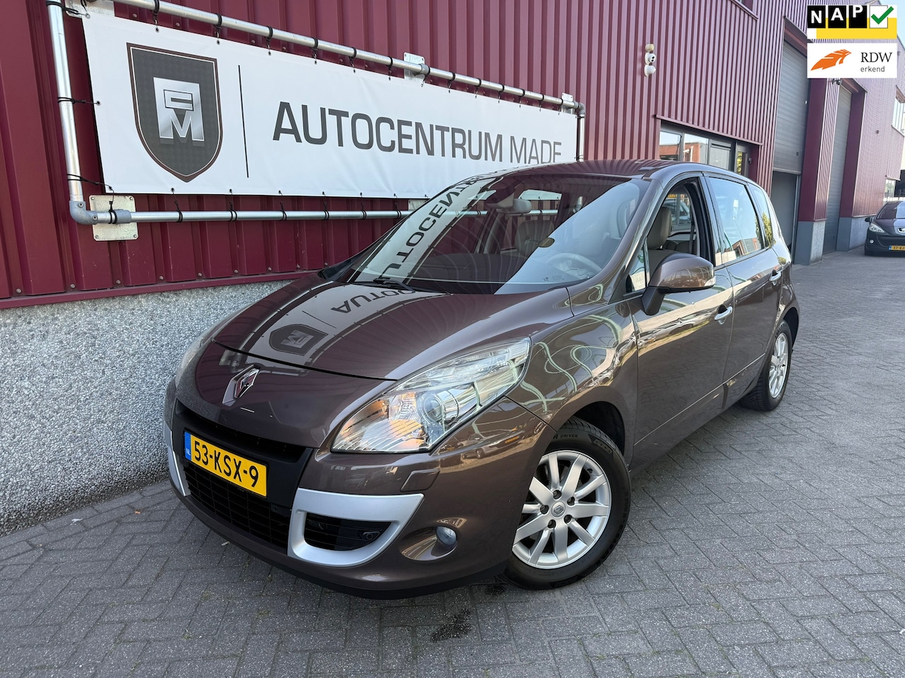 Renault Scénic - 2.0 Privilege // Automaat // Leer // PDC // Navi // Clima - AutoWereld.nl