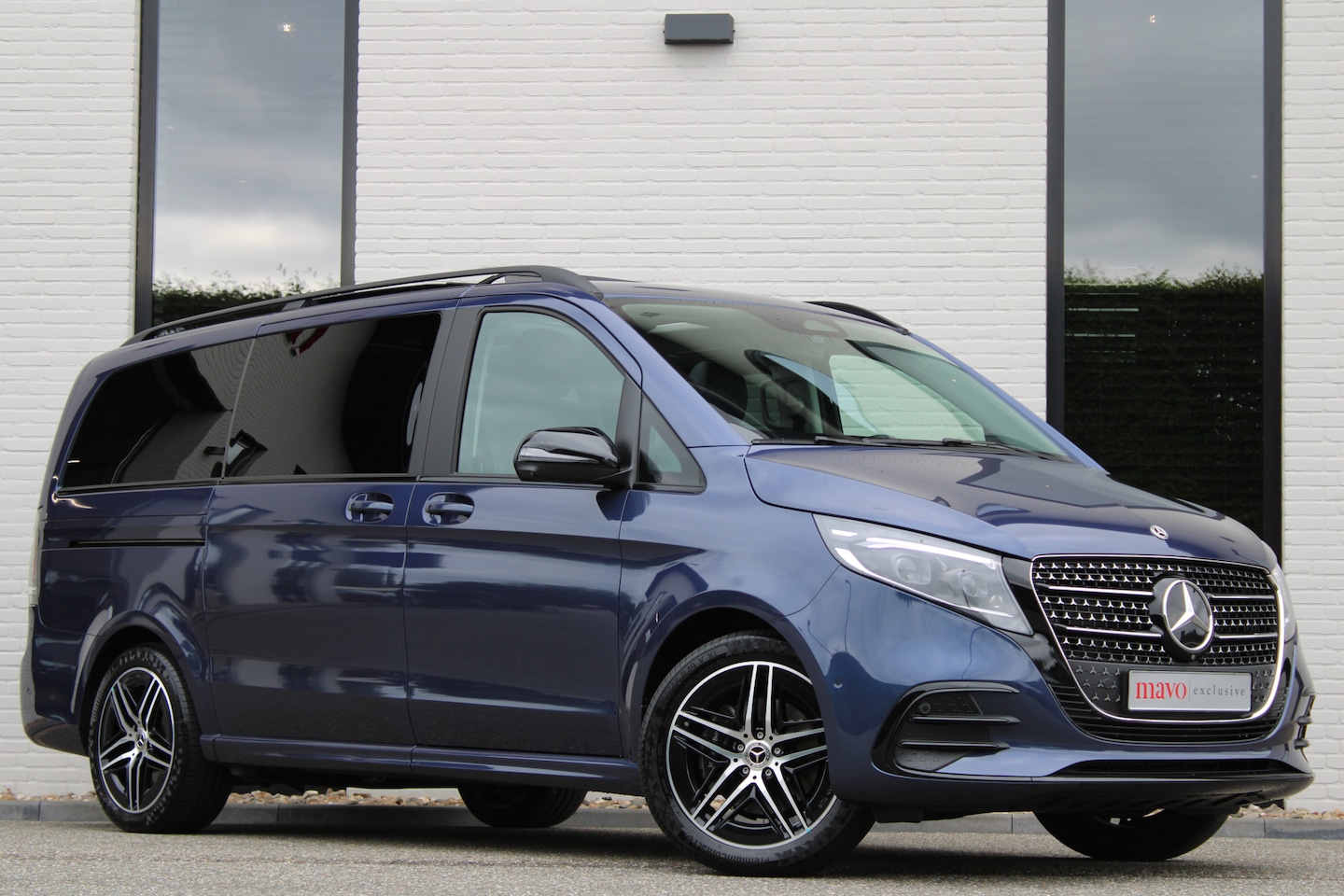 Mercedes-Benz V-klasse - 300d / DC / AMG / 4-Matic / Luchtvering / Panorama / 360 Cam / Burmester / Vol Opties / NI - AutoWereld.nl