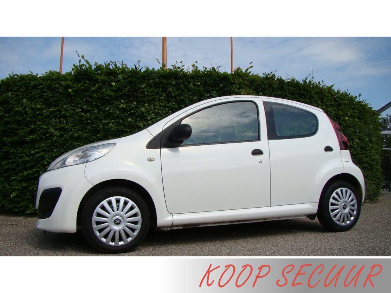 Peugeot 107 - 1.0 Airco 5Drs € 2399 - AutoWereld.nl