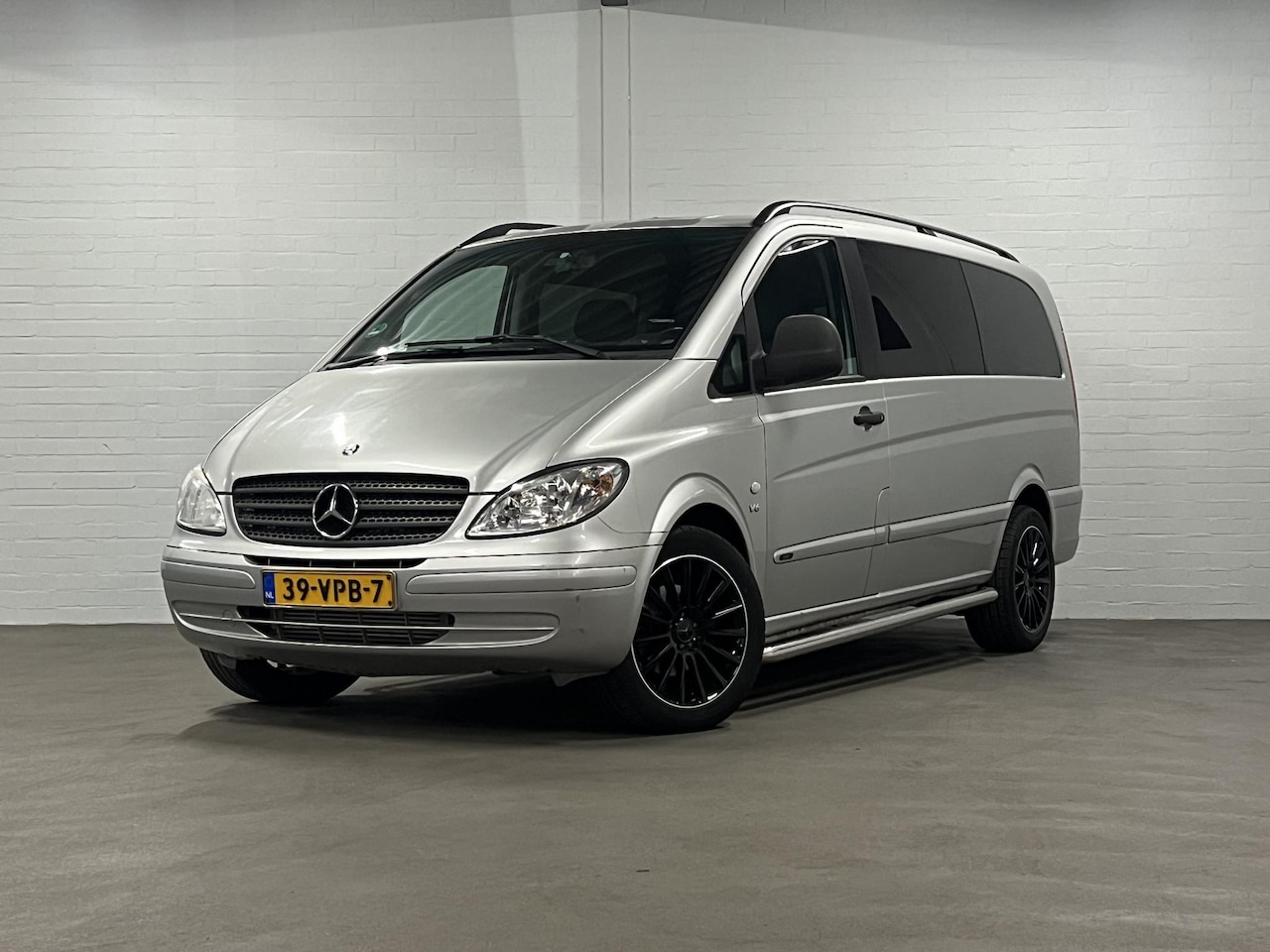 Mercedes-Benz Vito - 120 CDI V6 320 Lang DC luxe Trekhaak | Cruise-/climate control | Achteruitrij camera | Air - AutoWereld.nl