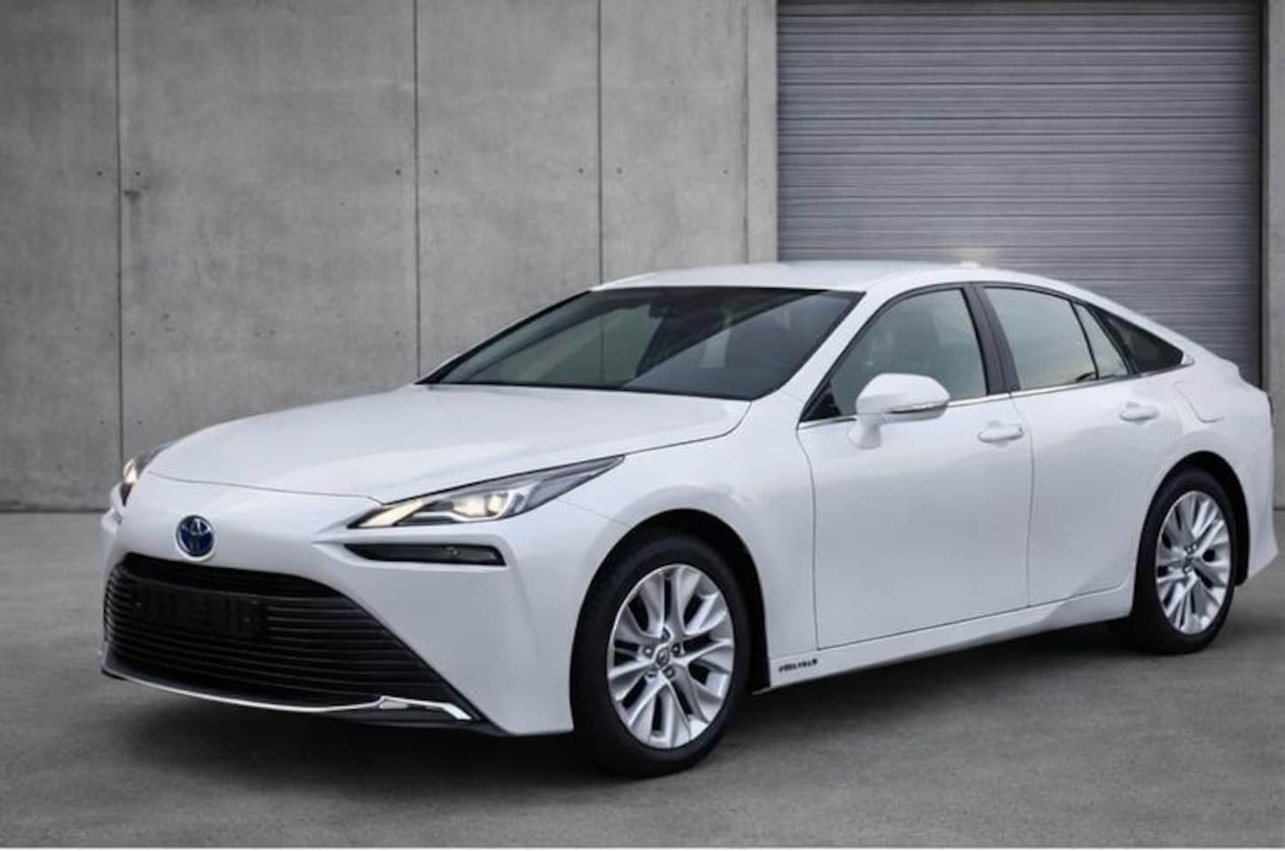 Toyota Mirai - Dynamic *NEW CAR 12KM!!* ** Hydrogen Car ** Keyless JBL-Audio Stoelverwarming Apple/Anroid - AutoWereld.nl