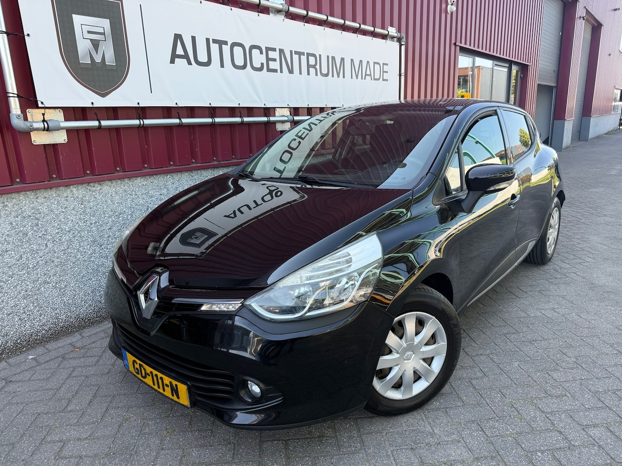 Renault Clio - 0.9 TCe Authentique // Pano.dak // Airco // Navi // - AutoWereld.nl