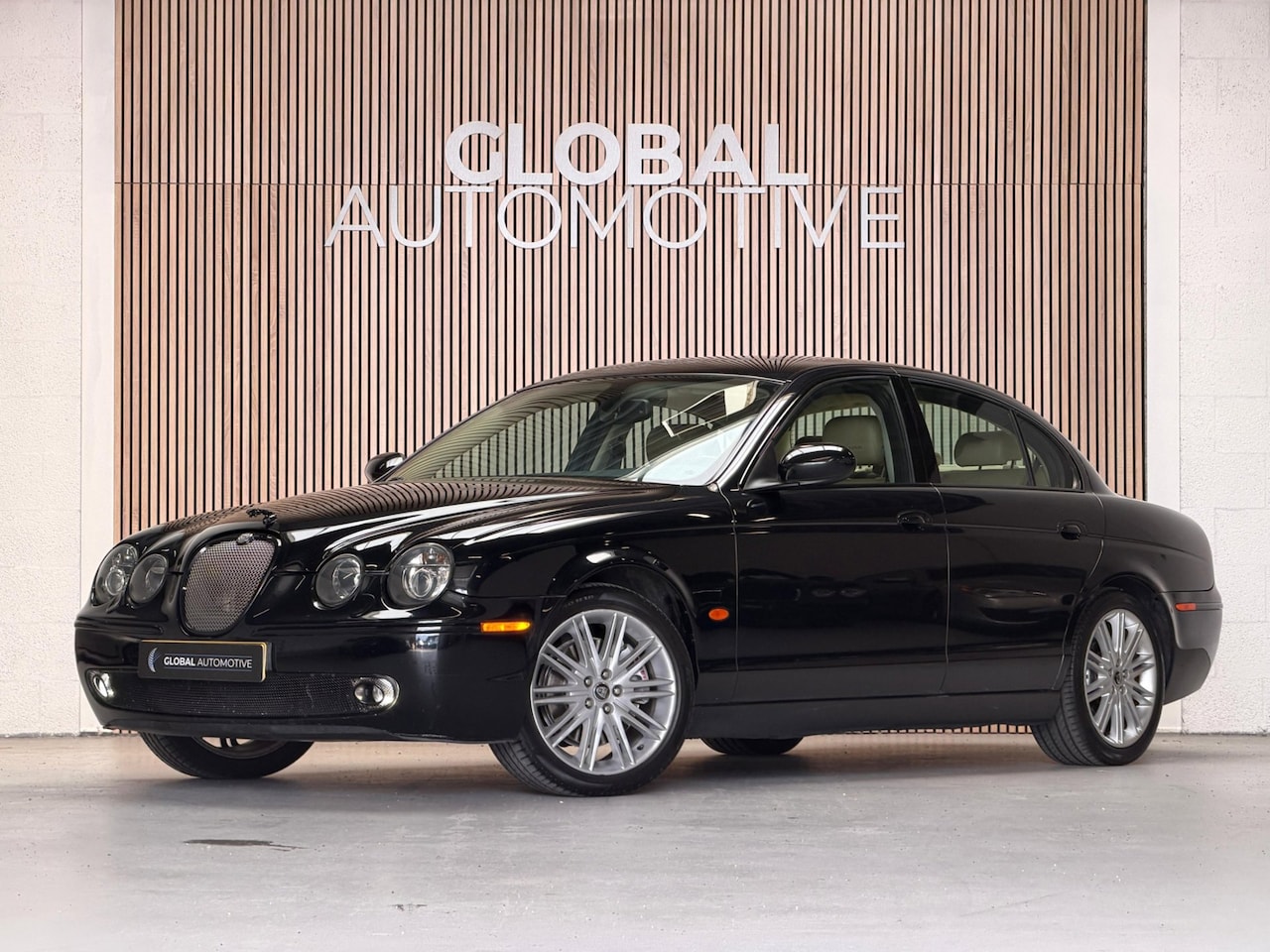 Jaguar S-type - 4.2 V8 Executive - LEDER - NAVI - TELEFOON - STOELVERWARMING - MEMORY - AutoWereld.nl