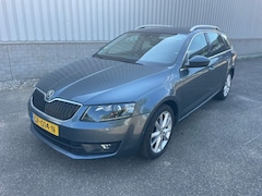 Skoda Octavia Combi - 1.6 TDI Elegance Businessline