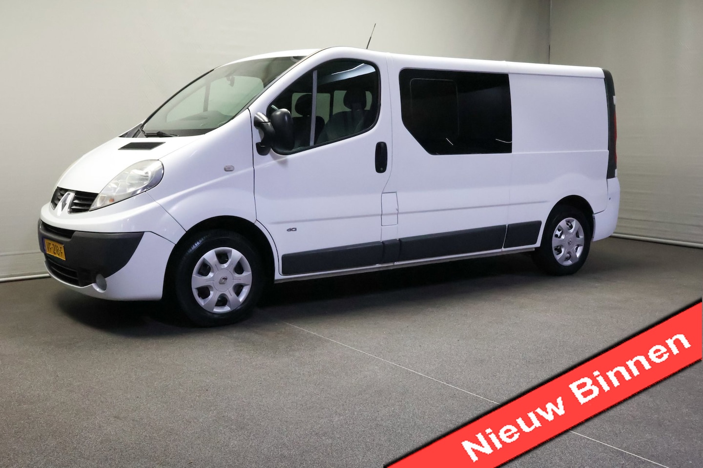 Renault Trafic - 2.0 dCi T29 L2H1 DC Eco Black Edition 2.0 dCi T29 L2H1 DC Eco Black Edition (MARGE) - AutoWereld.nl