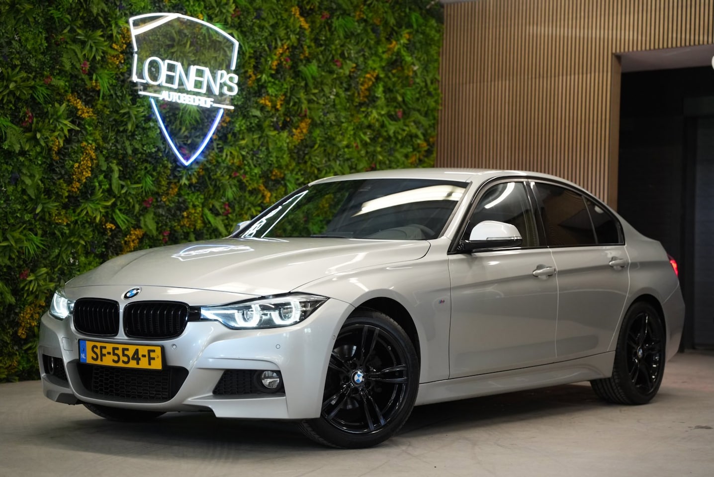 BMW 3-serie - 318i Edition M Sport Shadow / Camera / CarPlay / Cruise - AutoWereld.nl