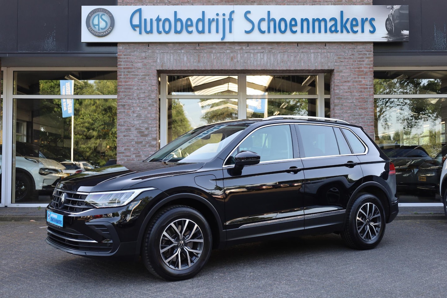 Volkswagen Tiguan - 1.4 eHybrid Life Edition TREKHAAK-ELEK. CAMERA STUUR/STOELVERWARMING ELEK.LAADKLEP SFEERVE - AutoWereld.nl