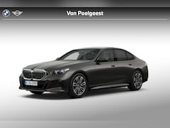 BMW 5-serie - 520i | M-Sport | Comfort Access | Trekhaak | Panoramadak | Travel Pack | Comfort Pack