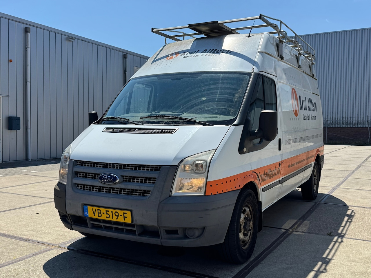 Ford Transit - 350L 2.2 TDCI Ambiente HD LICHTE TIK IN DE MOTOR - AutoWereld.nl