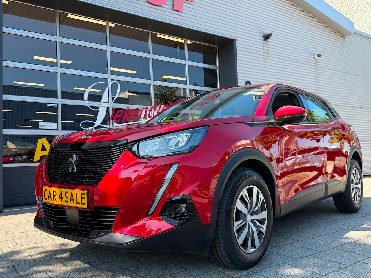 Peugeot 2008 - 1.2 PureTech Active Pack Premium - 33.000 KM I Navigatie / Apple CarPlay I Airco I PDC I C - AutoWereld.nl
