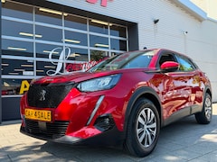 Peugeot 2008 - 1.2 PureTech Active Pack Premium - 33.000 KM I Navigatie / Apple CarPlay I Airco I PDC I C