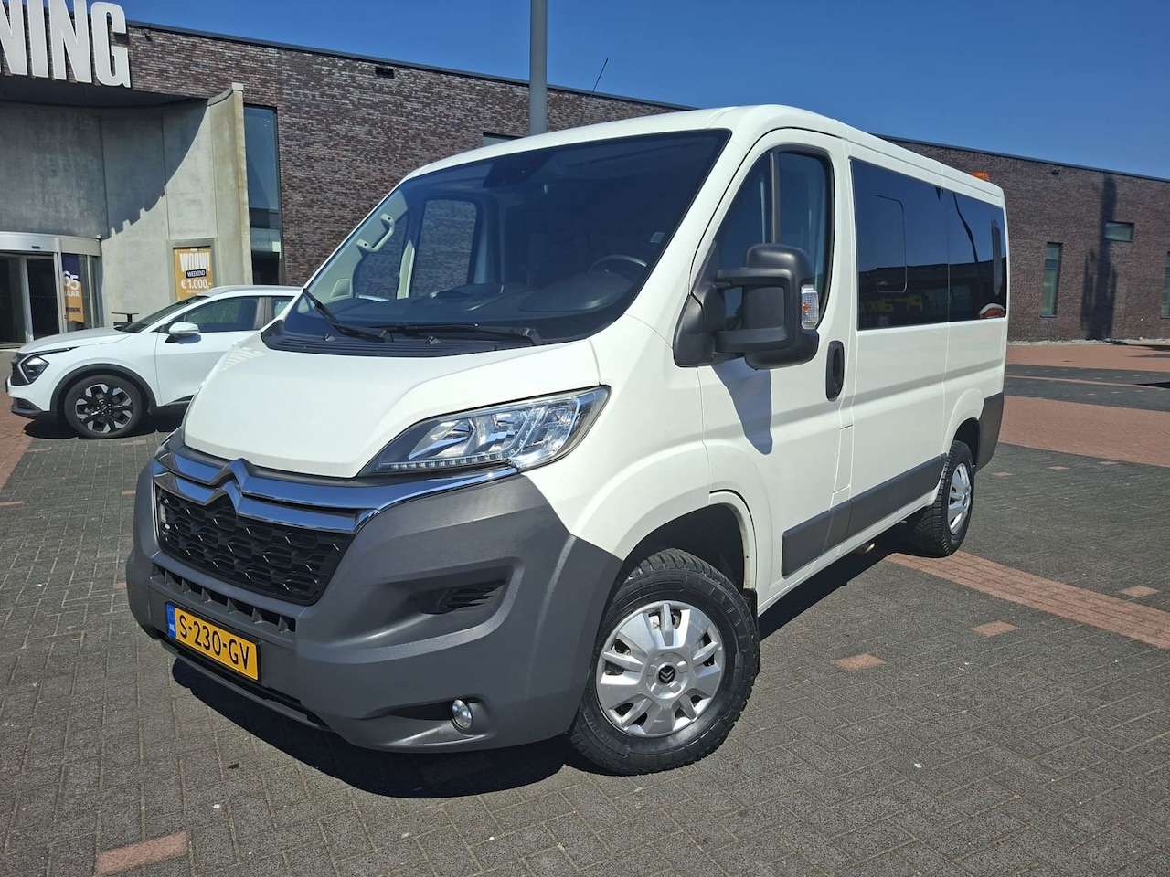 Citroën Jumper - 30 2.0 BlueHDI L1H1 Comfort / airco 9 persoons - AutoWereld.nl