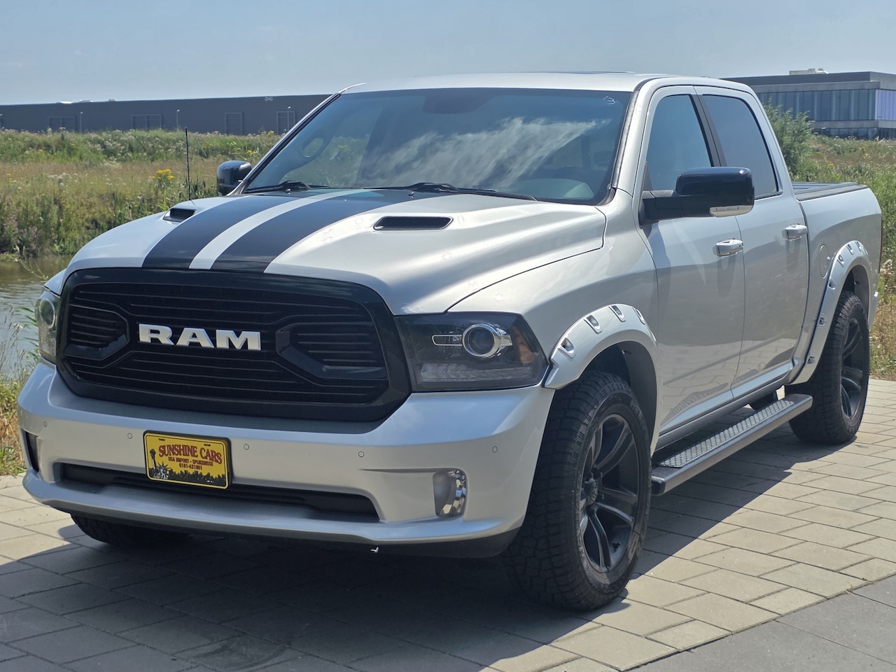 Dodge Ram 1500 - SPORT CREW CAB 4X4 5,7 LTR V8 AUT. LUCHTVERING - AutoWereld.nl