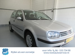 Volkswagen Golf - 1.6-16V Trendline Airco*SB*cruise control. Zeer nette VW golf / 2 e eigenaar
