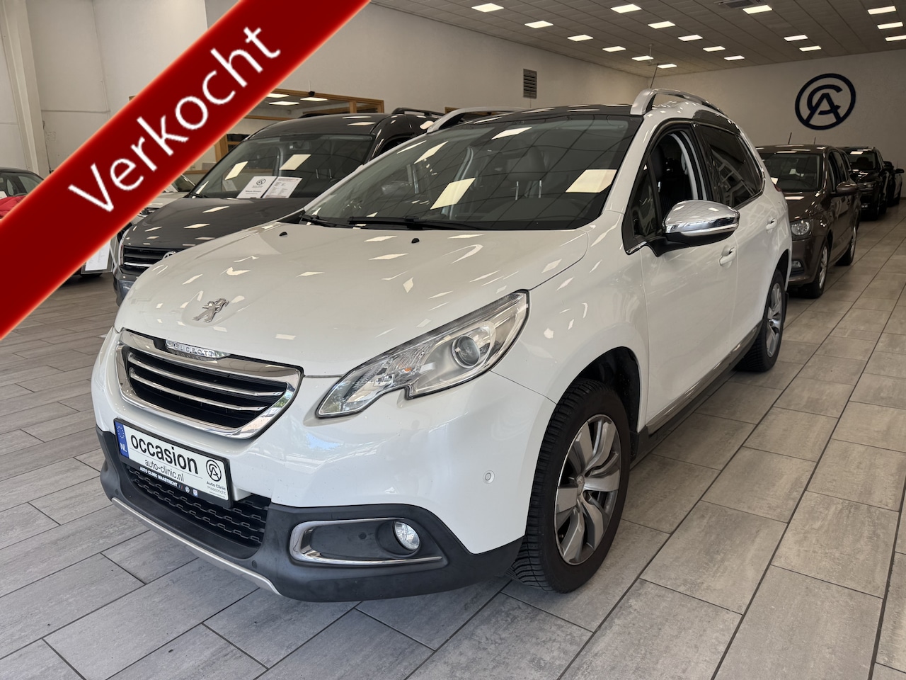 Peugeot 2008 - 1.2 VTi Allure Pack Premium Plus 1.2 VTi Allure Pack Premium Plus - AutoWereld.nl