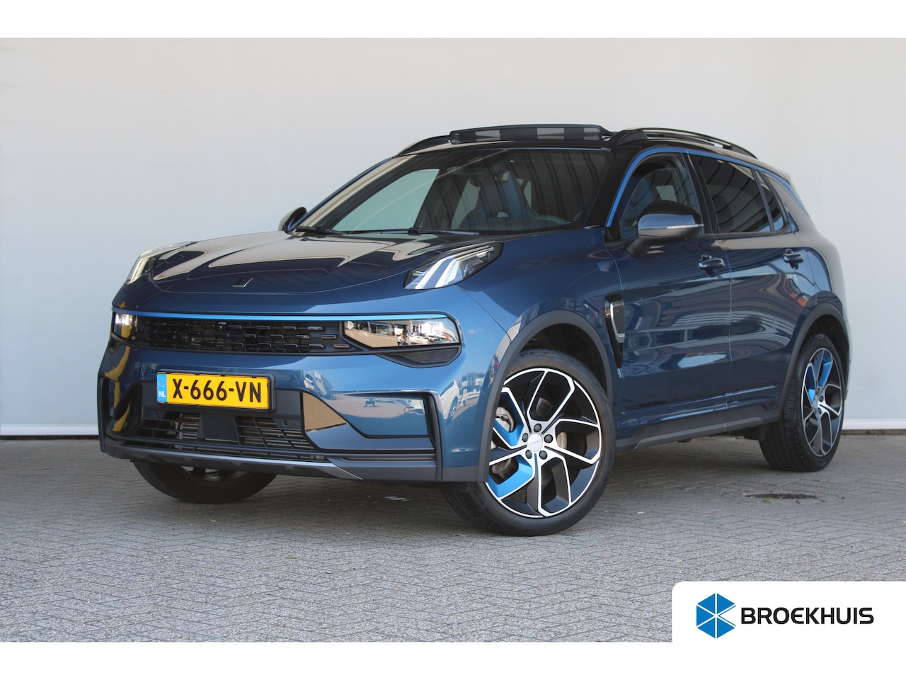 Lynk & Co 01 - 1.5 | Zwarte hemel | Zwarte rolhoes | Panoramadak | Camera | Navigatie | Keyless | ACC | L - AutoWereld.nl