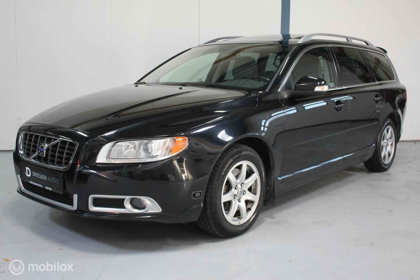 Volvo V70 - 2.5FT Summum AUTOMAAT / LEER / KEY-LESS ENTREE - AutoWereld.nl