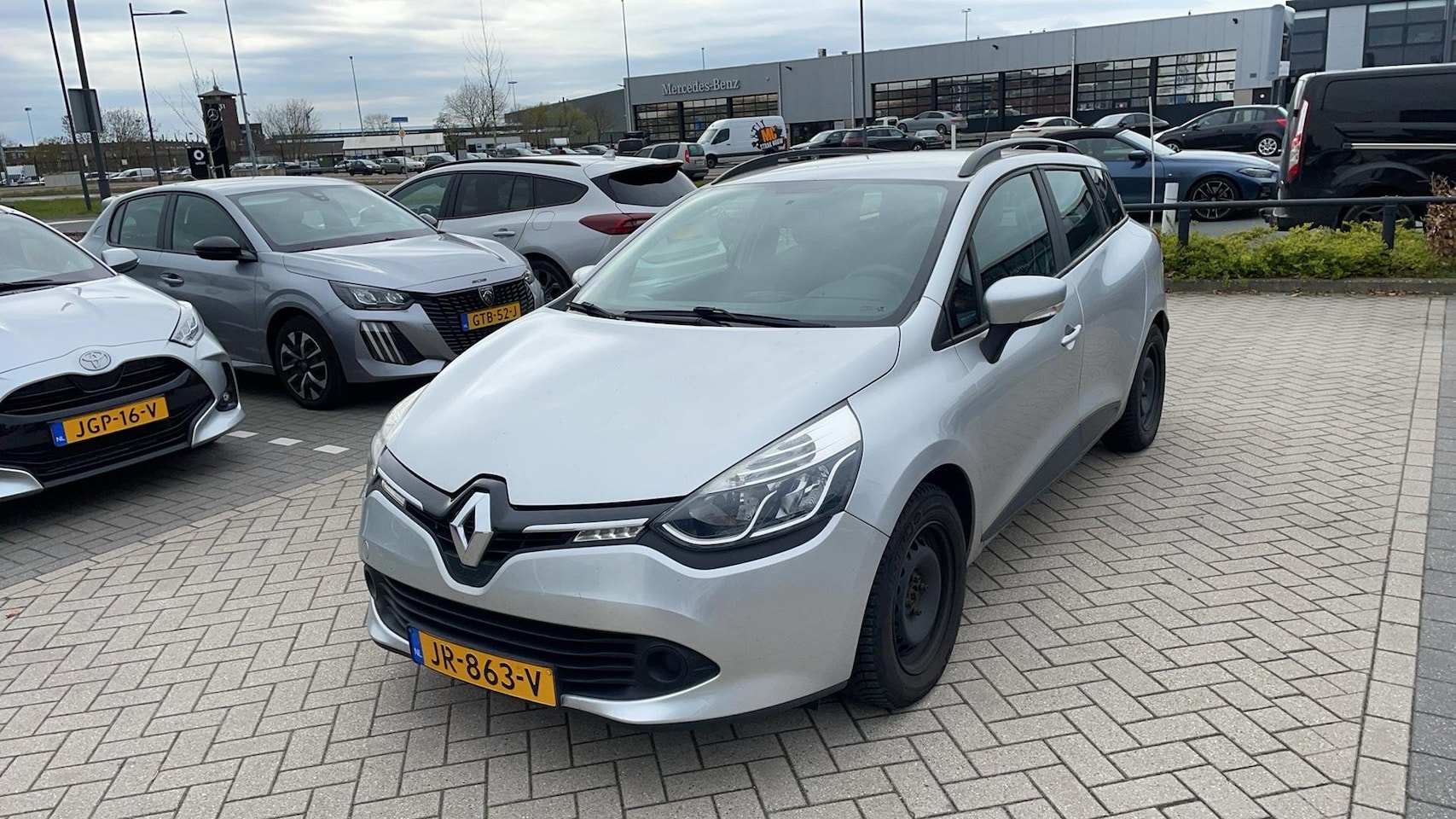Renault Clio Estate - TCe 90 Expression | Trekhaak - AutoWereld.nl