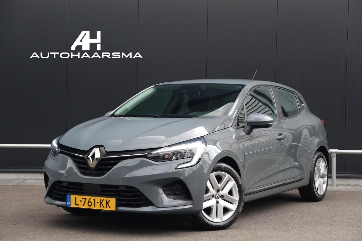 Renault Clio - 1.0 TCe 90pk Zen Clima Parkeersensoren Keynes LED CarPlay Navi NL-Auto! - AutoWereld.nl