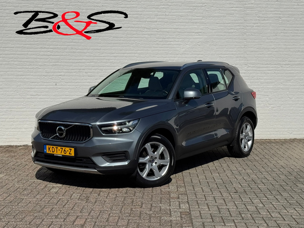 Volvo XC40 - 2.0 T4 Automaat Pdc Clima Cruise Trekhaak Led Dab+ Bluetooth Leder - AutoWereld.nl