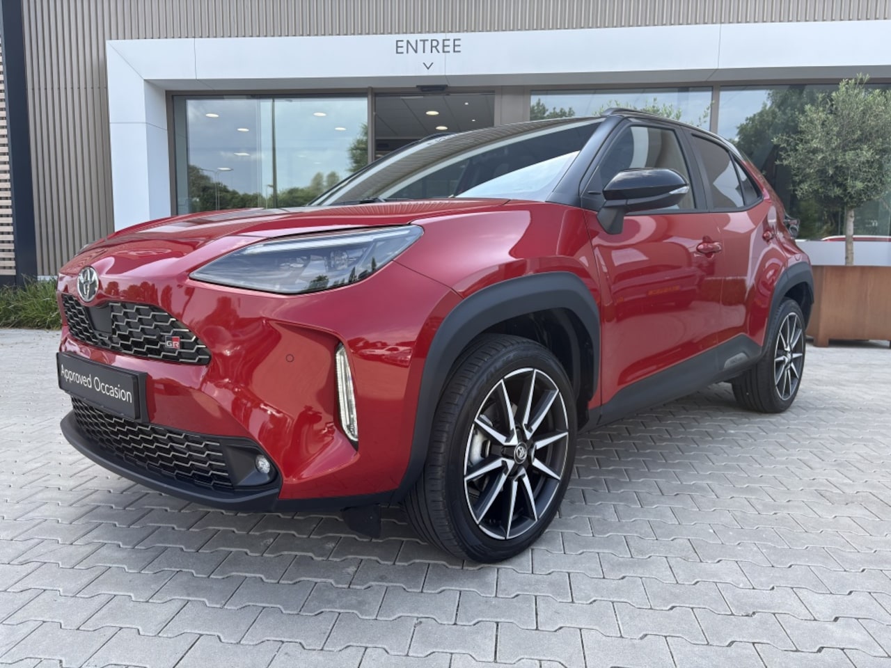 Toyota Yaris Cross - 1.5 Hyb 130 GR SPORT | Panoramadak | JBL | HUD - AutoWereld.nl