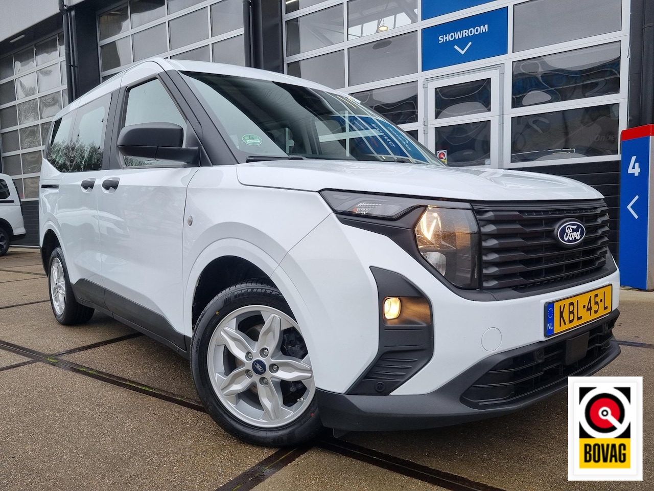 Ford Tourneo Courier - 1.0 EcoBoost NAVI / CAMERA / AIRCO ECC / CRUISE / LM VELGEN - AutoWereld.nl