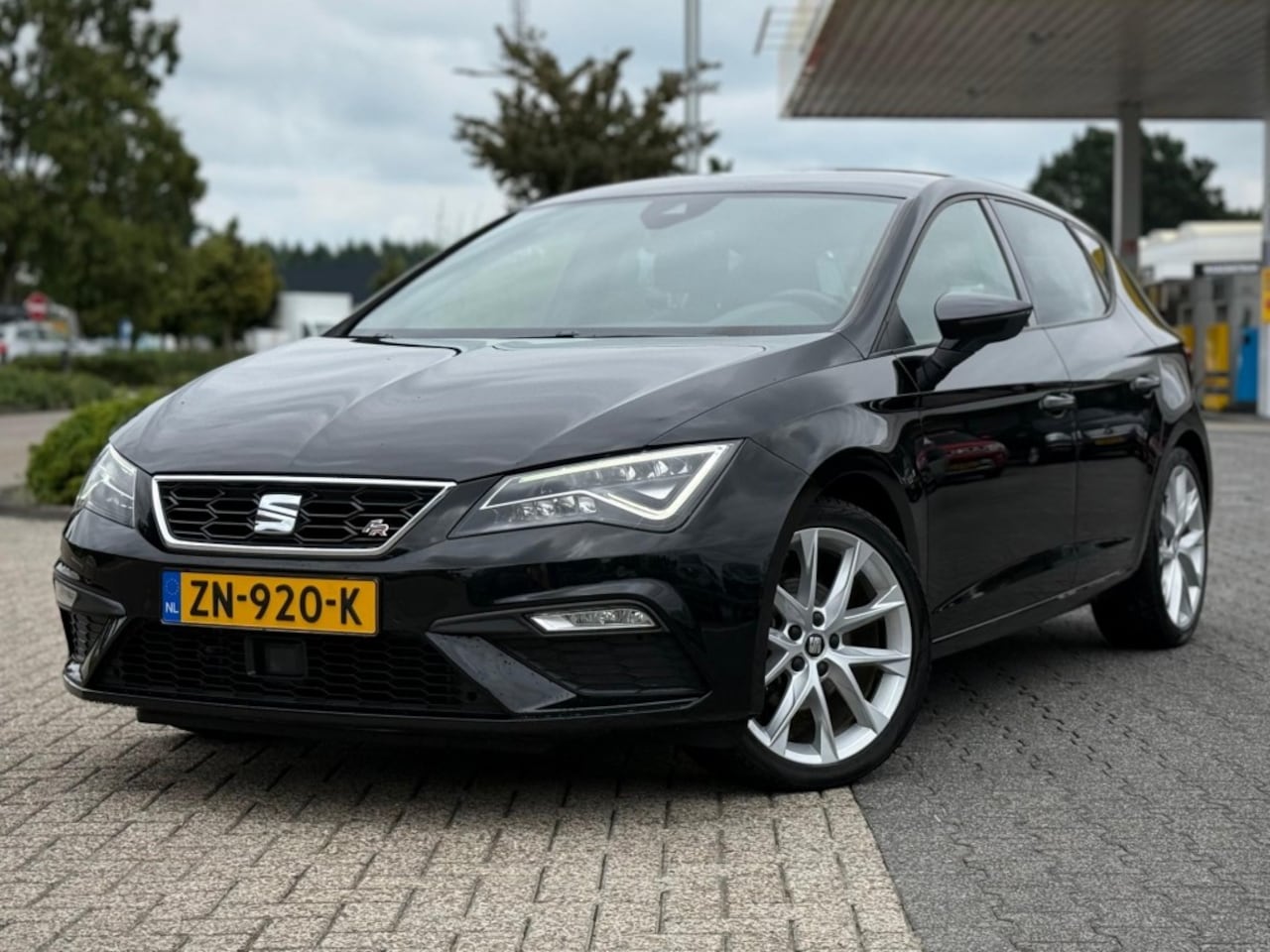SEAT Leon - 1.5TSI FR VIRTUAL DASHBOARD KEYLESS CAMERA ADD.CRUISE TREKHAAK - AutoWereld.nl