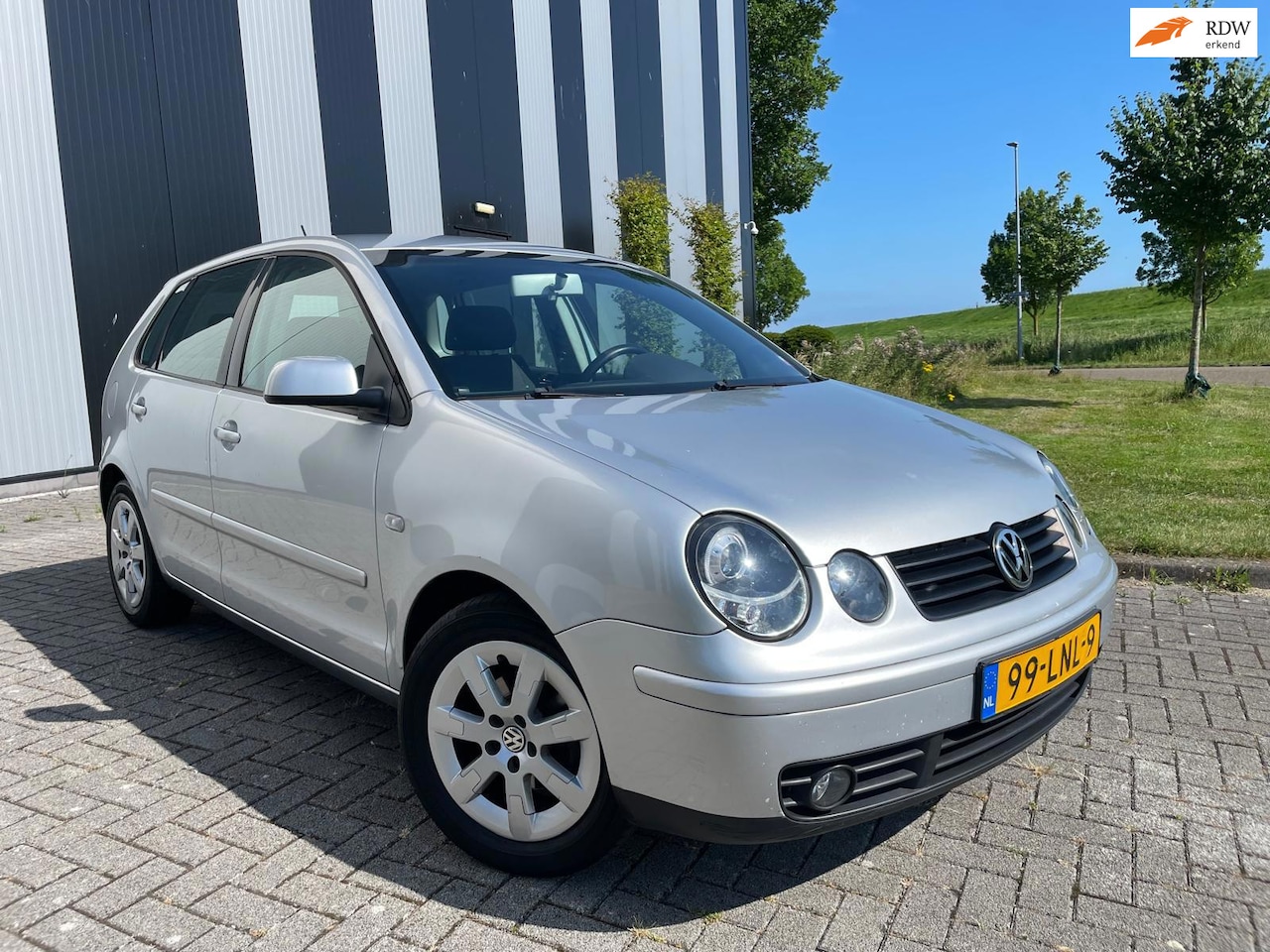 Volkswagen Polo - 1.4-16V Comfortline Clima-Carplay-Lmv-Trekhaak - AutoWereld.nl