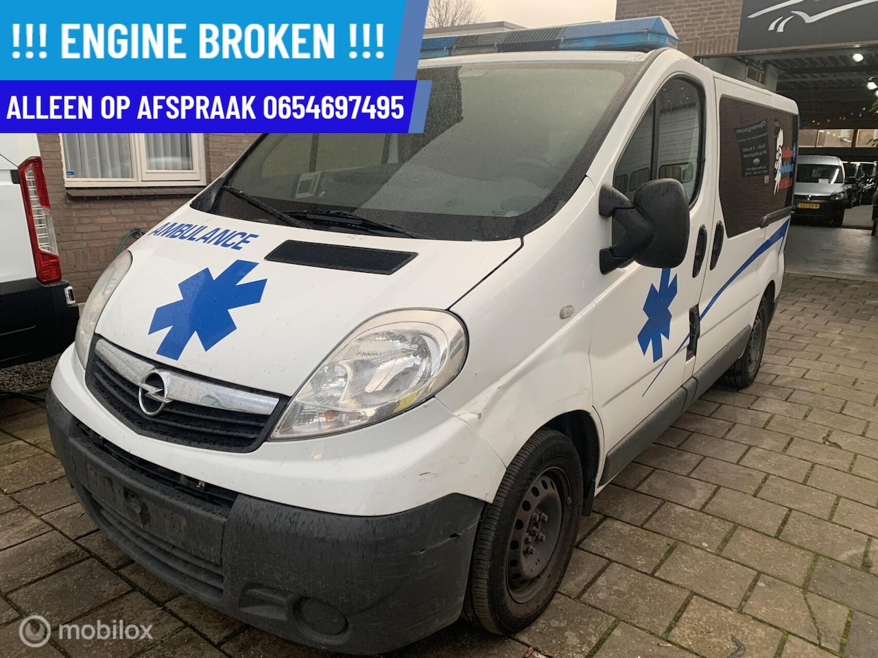 Opel Vivaro - 2.0 CDTI 84KW EX AMBULANCE BELGISCH KENTEKEN - AutoWereld.nl