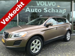 Volvo XC60 - 2.0 T5 Momentum Plus Automaat | Rijklaar incl garantie | Panoramadak Trekhaak Camera 4-C c
