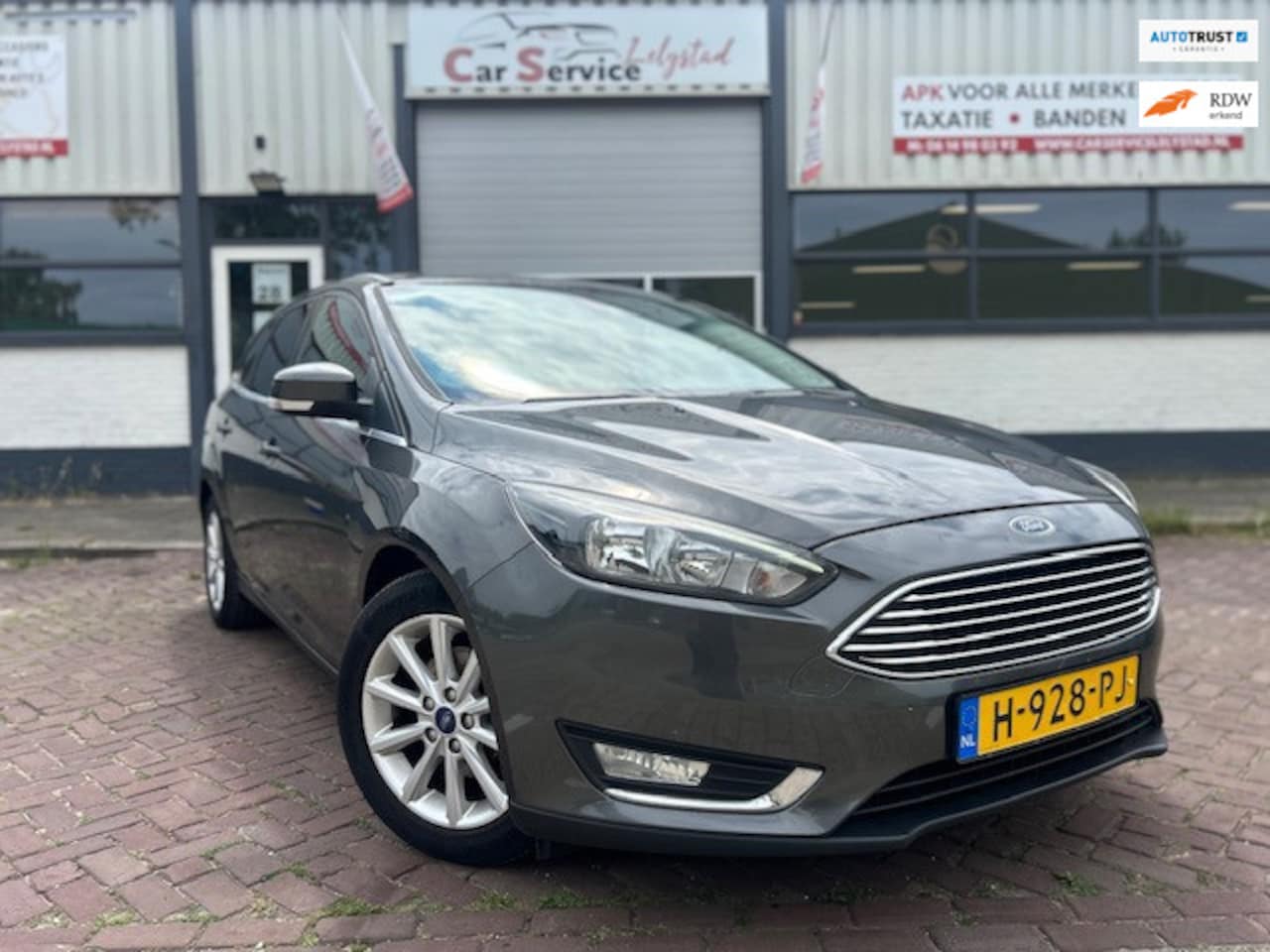 Ford Focus Wagon - 1.0 Titanium 1.0 Titanium - AutoWereld.nl