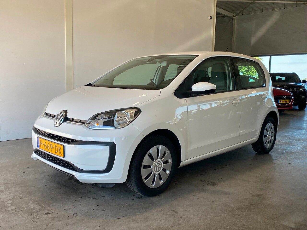 Volkswagen Up! - 1.0 BMT move up! NL-auto - AutoWereld.nl