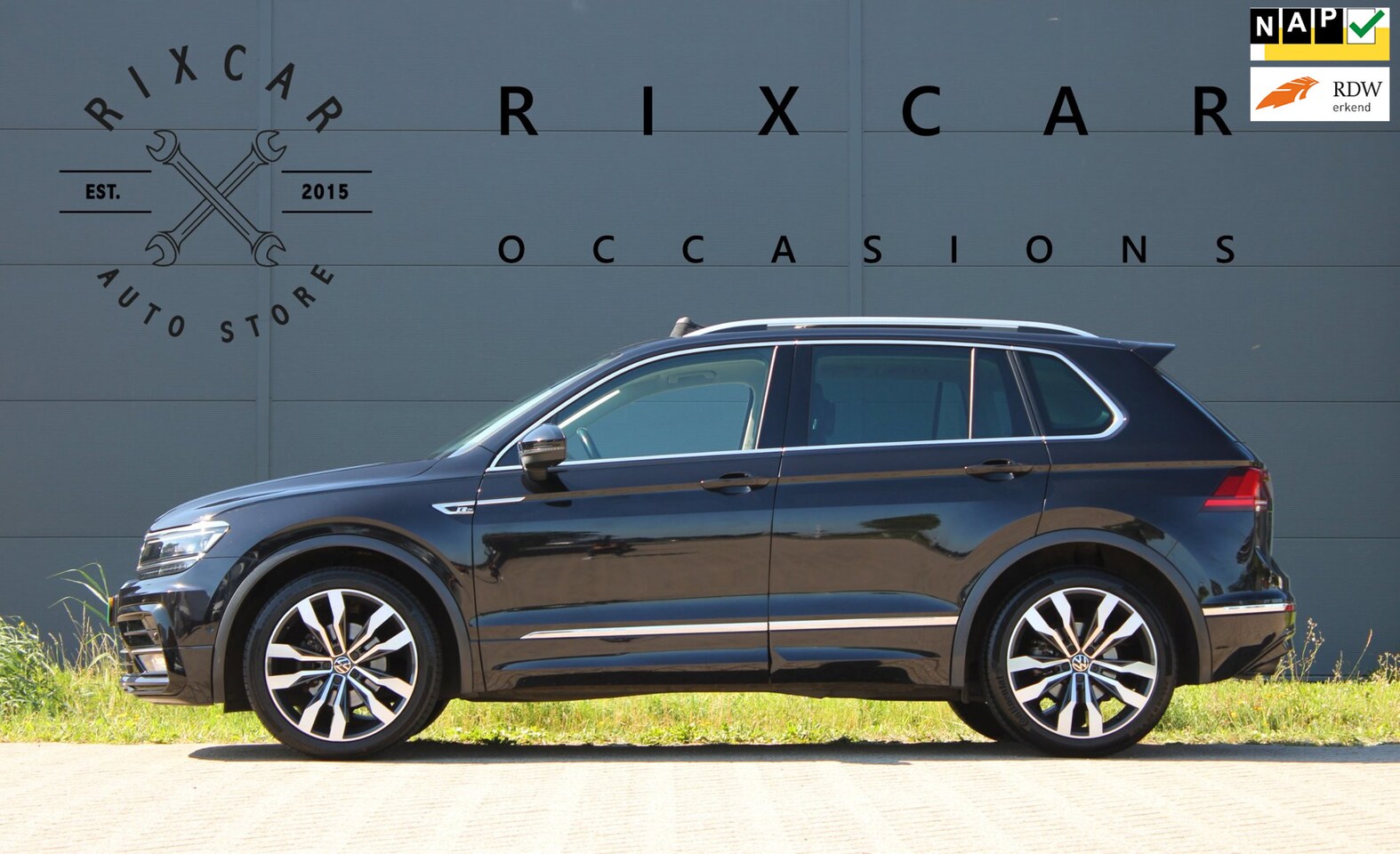 Volkswagen Tiguan - 1.4 TSI ACT Highline R-Line Automaat Panodak Trekhaak 1eEigenaar !!NIEUWBINNEN!! - AutoWereld.nl