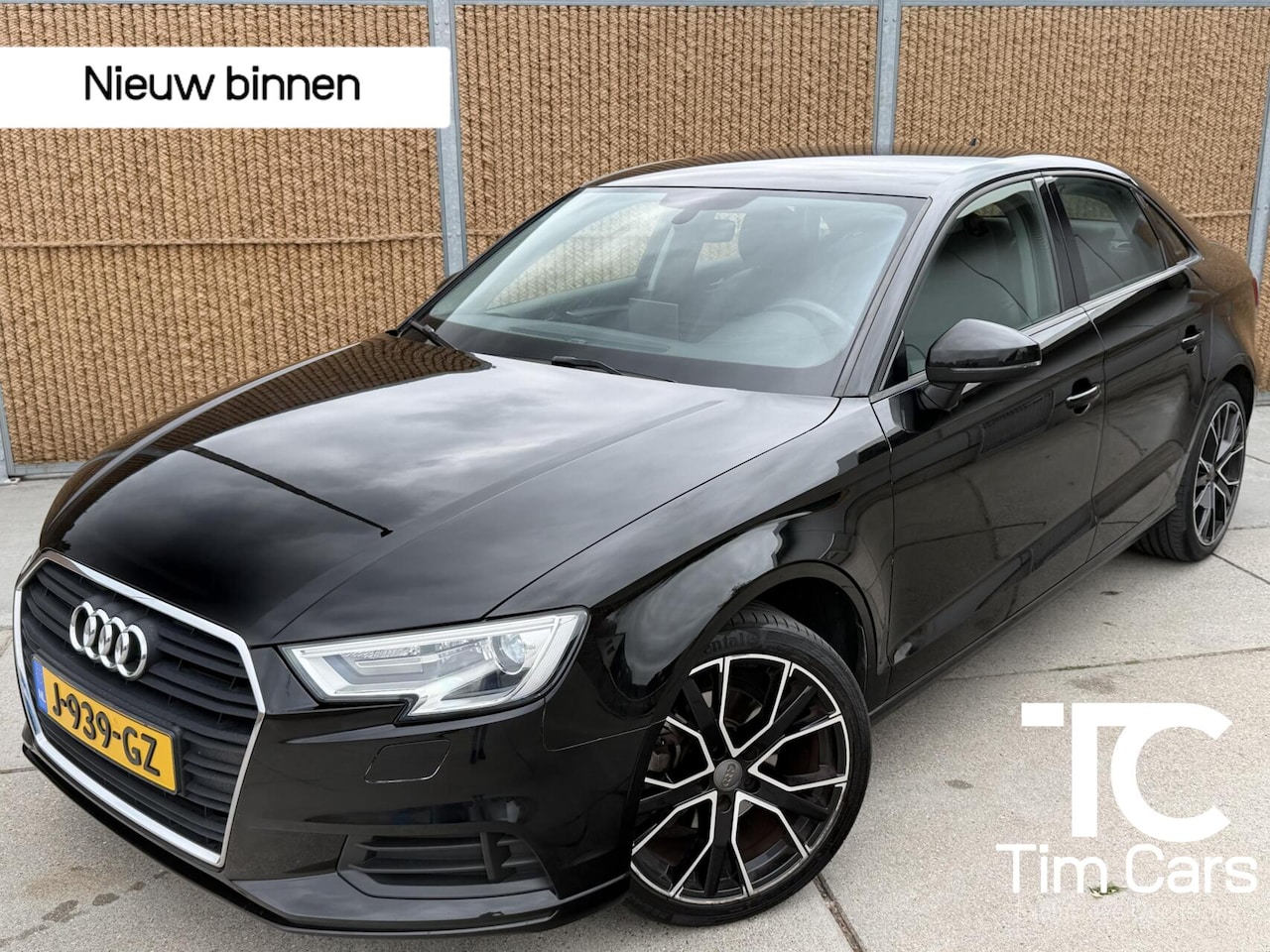 Audi A3 Limousine - 30 TFSI Pro Line Lederen bekleding | Stoelverwarming | 18 inch lichtmetalen velgen | Bi-xe - AutoWereld.nl