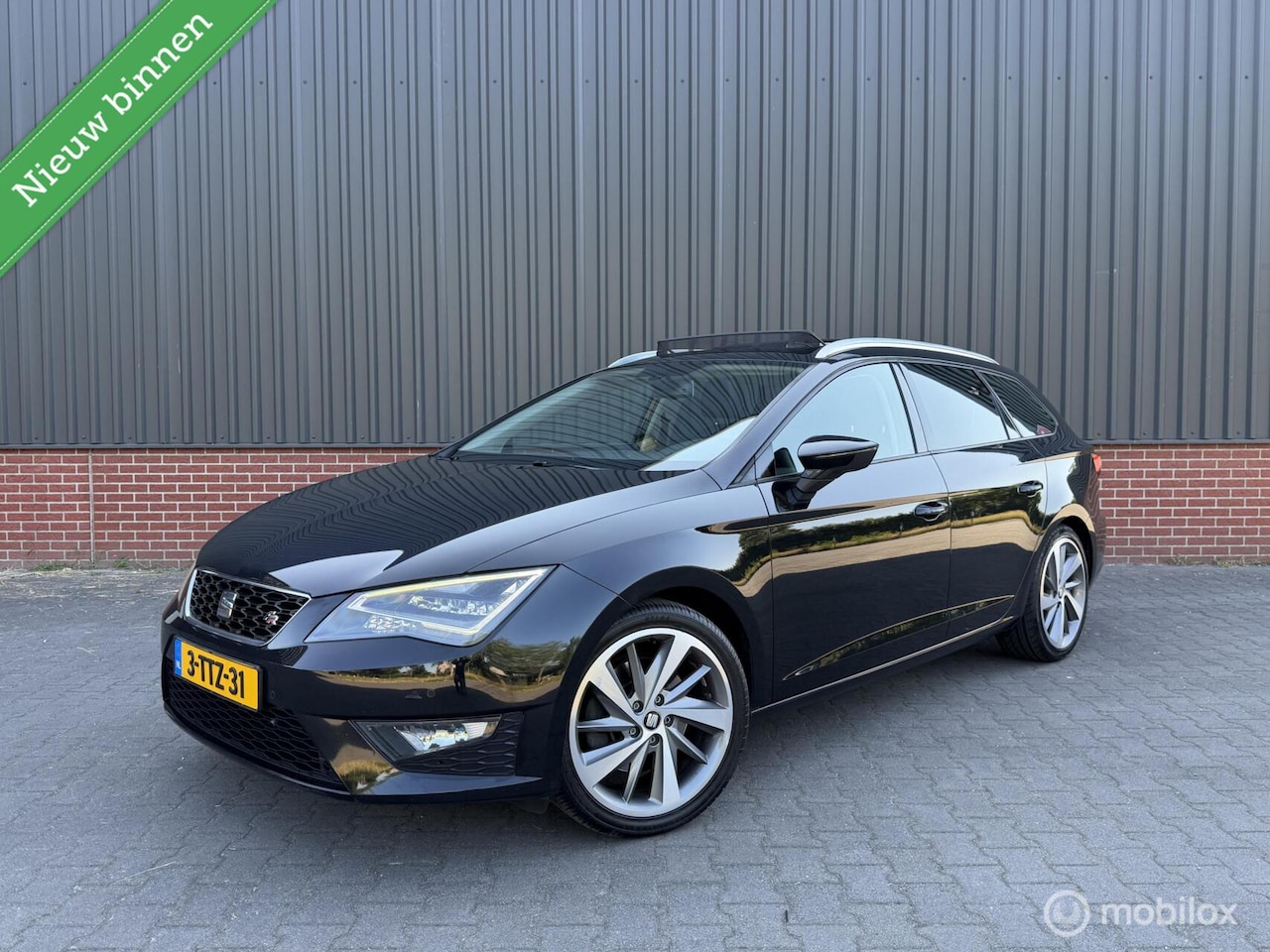 SEAT Leon ST - 1.8 TSI FR Aut 180 Pk Pano Led Navi Cruise Nap Seat Sound Volledig Onderhouden - AutoWereld.nl