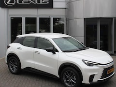 Lexus LBX - 2WD STOELVERW STUURVERW PARK-SENSOR BLIND-SPOT CARPLAY LENDESTEUN