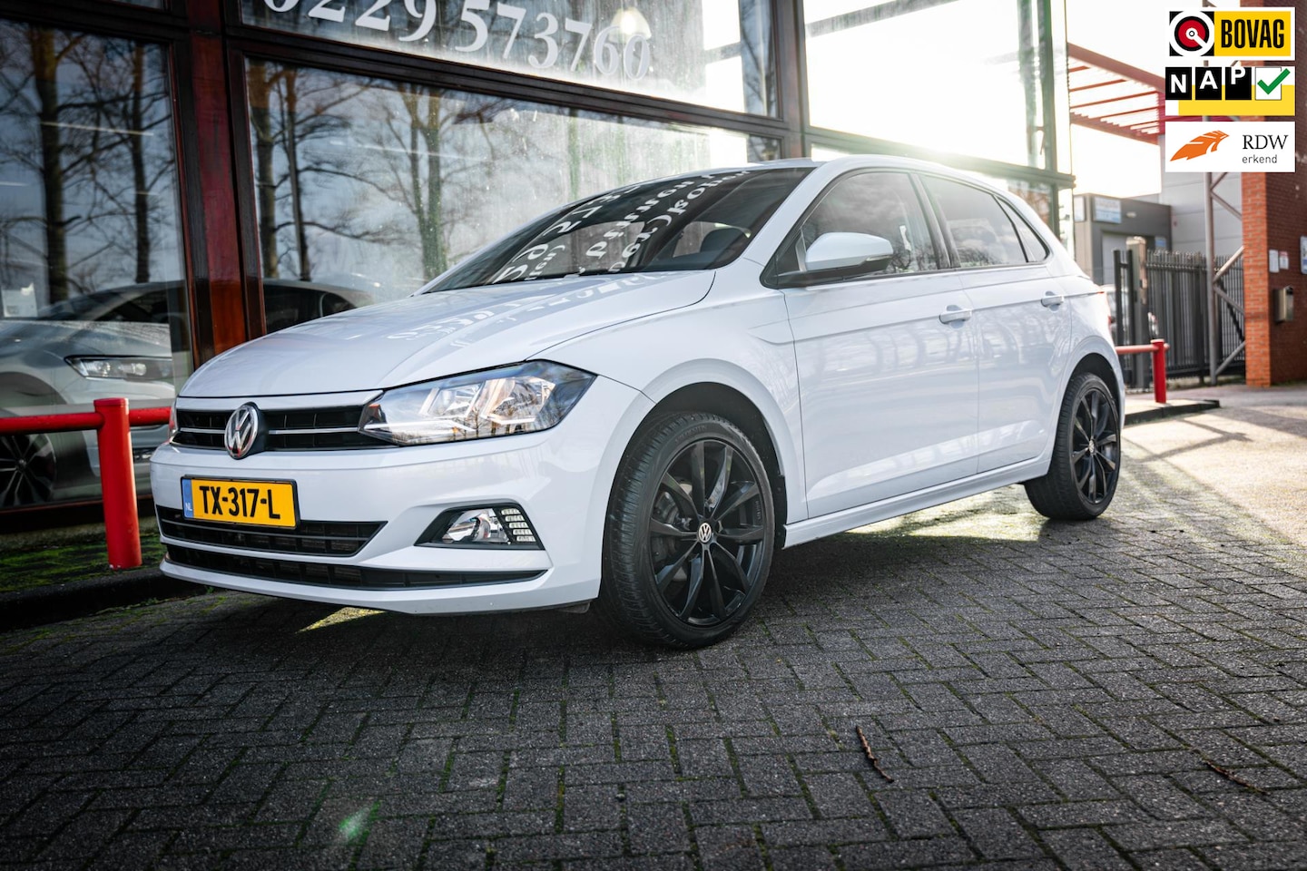 Volkswagen Polo - 1.0 TSI 95pk Comfortline |Automaat | Navigatie | Adaptieve cruise control | Carplay | - AutoWereld.nl