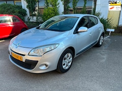 Renault Mégane - 1.6 Expression / Cruise control / Climate control