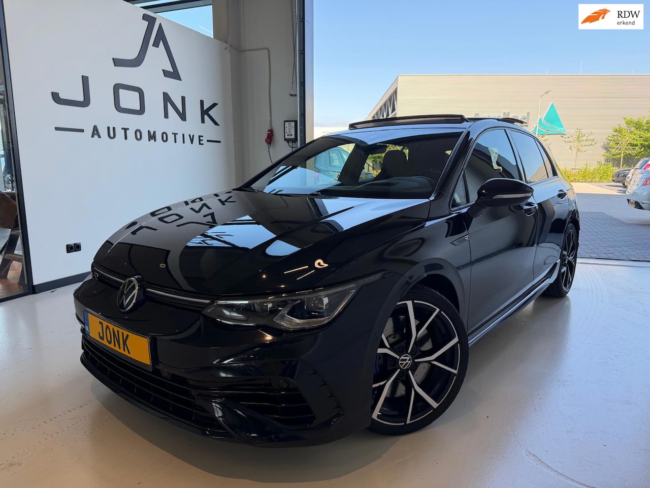 Volkswagen Golf - 2.0 TSI 4Motion R Performance Akrapovic/Leder/HUD/Pano/DCC - AutoWereld.nl