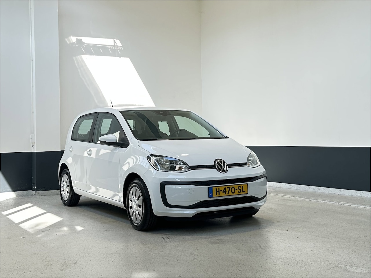Volkswagen Up! - 1.0 BMT move up! | Airco | Bluetooth | NL | 2 Eig | - AutoWereld.nl
