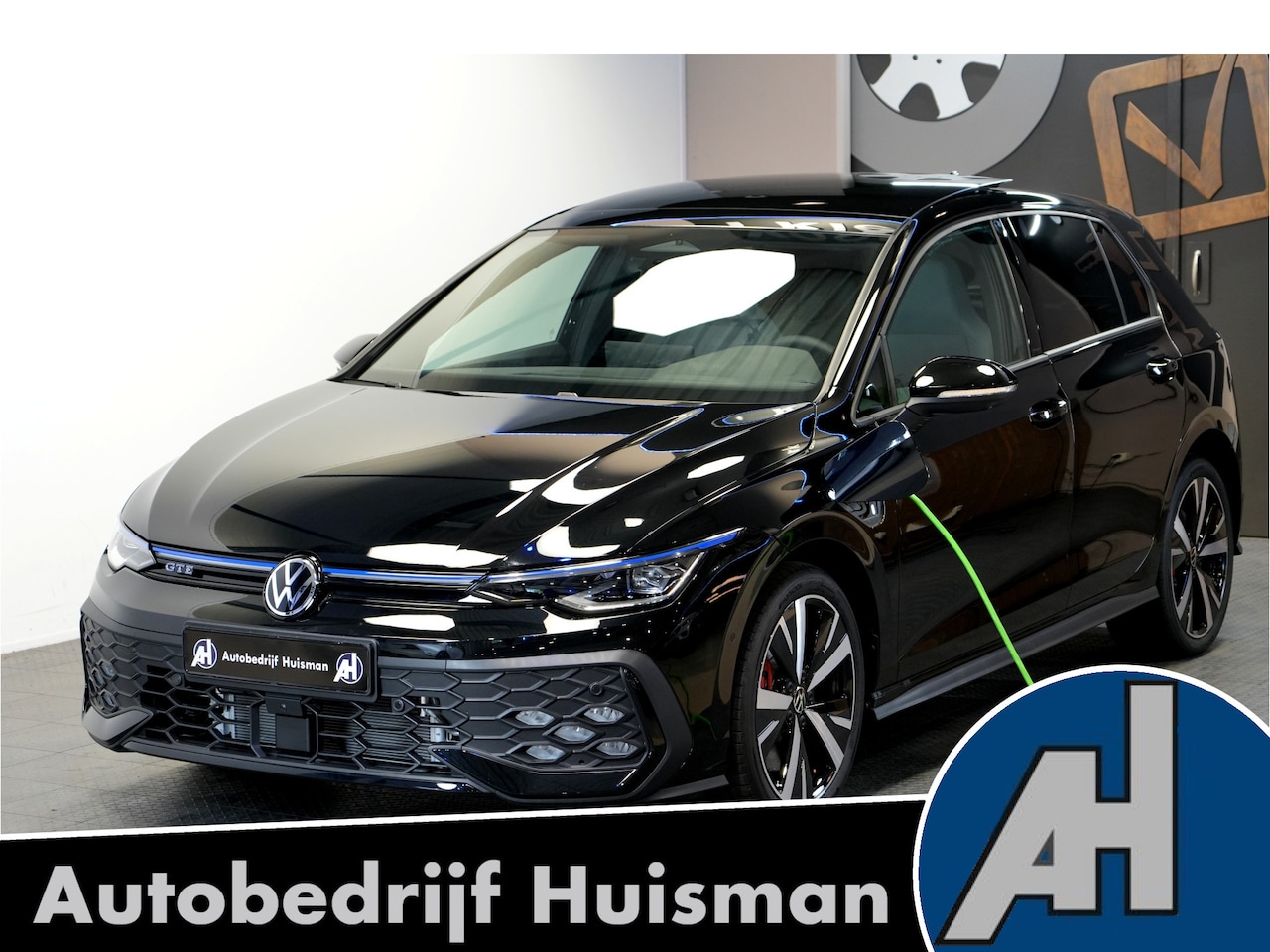 Volkswagen Golf - 1.5 eHybrid GTE 200kW/272pk DSG6 PANORAMADAK + VIENNA LEDERPAKKET + EL.TREKHAAK + IQ LIGHT - AutoWereld.nl